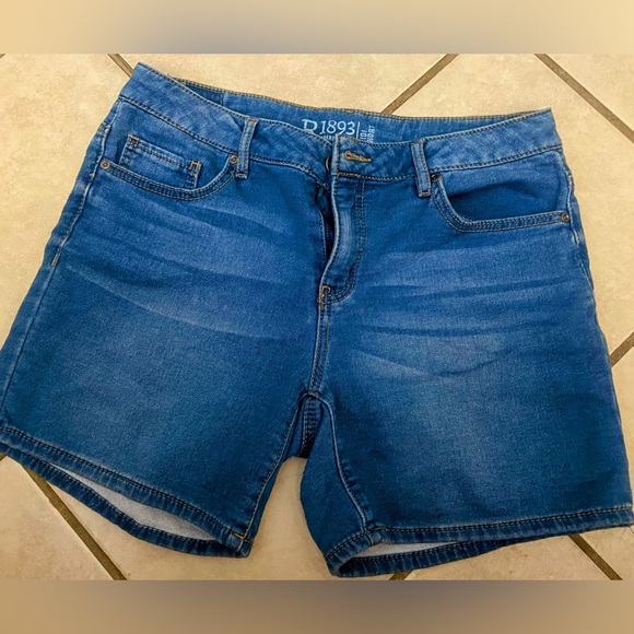 Woman’s R1893 Roebuck & co MIDI Jean Shorts - Picture 1 of 5